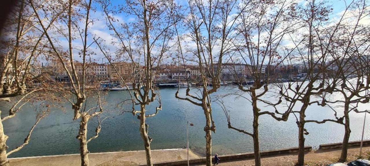 Porte Du Vieux Lyon, Vue Sur La Saone Esterno foto